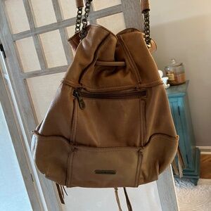 Lucky Tan Bucket Handbag w fringe Tassels & bronze hardware•